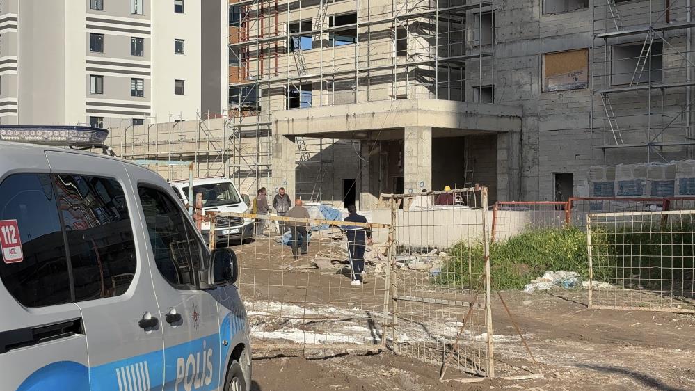Kayseri’de yük asansöründeki mermer işçinin başına düştü