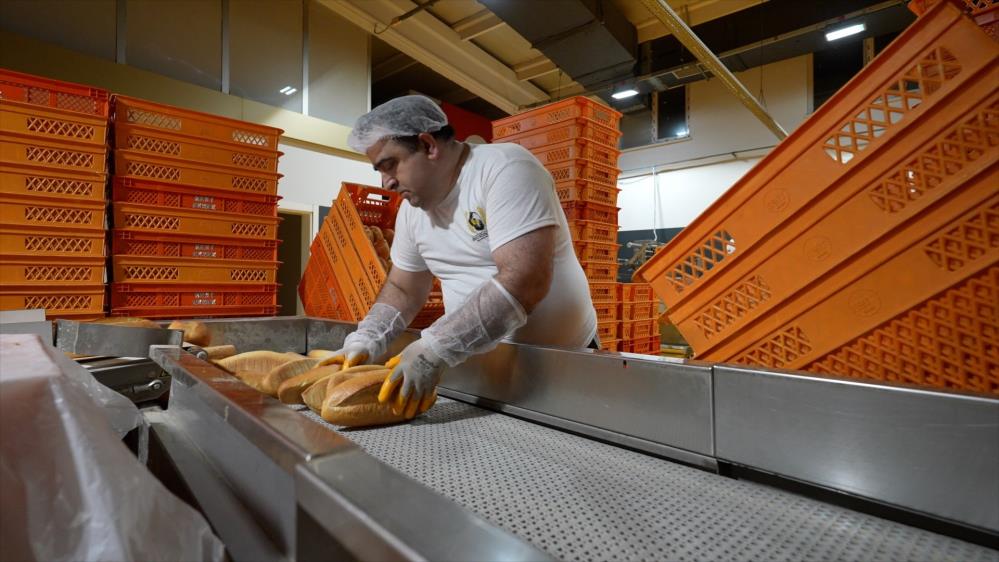 Kayseri Büyükşehir, günde 100 bini aşan ekmek üretiyor