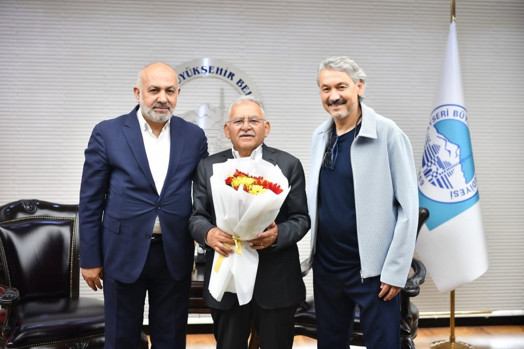 Kayserispor’un Yeni Yönetiminden Başkan Büyükkılıç’a Ziyaret