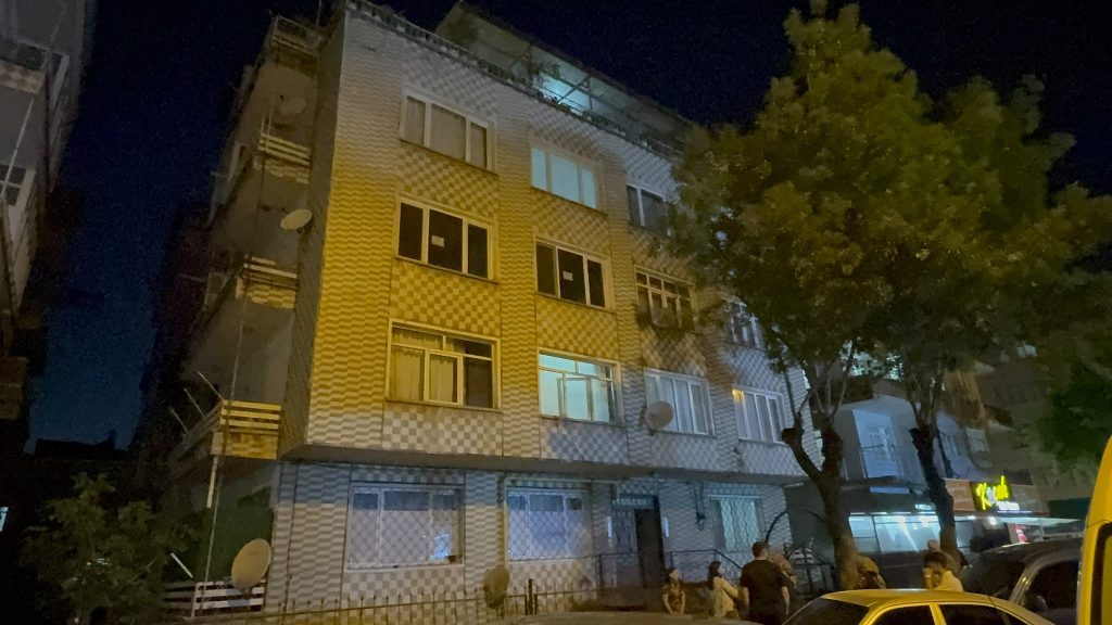Kayseri’de 2’nci Kattan Düşen Kadın Yaralandı