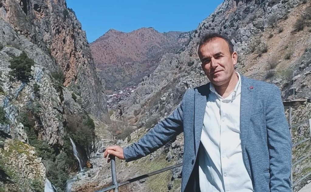 Komşusunun Asker Gecesinde Kalp Krizi Geçiren 2 Çocuk Babası Hayatını Kaybetti
