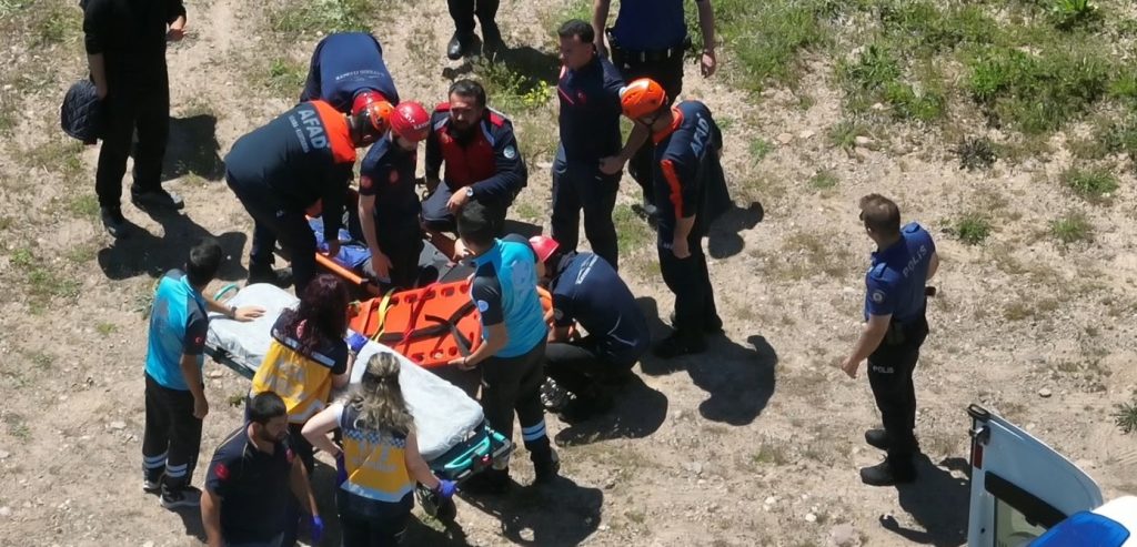 Kırlangıç Vadisinde Kayalıklardan Düşen Kişi Kurtarıldı