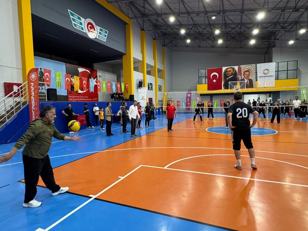 Vali Gökmen Çiçek: Gençlerimizi spor salonlarında tutacağız