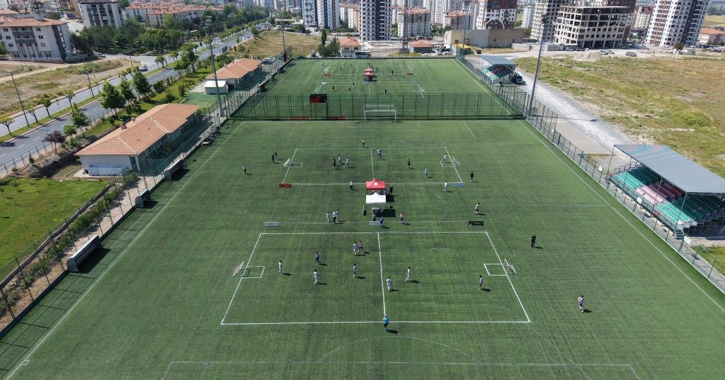 Kayseri’de 5×5 Futbol Gençlik Kupası Bölge Finali Başladı