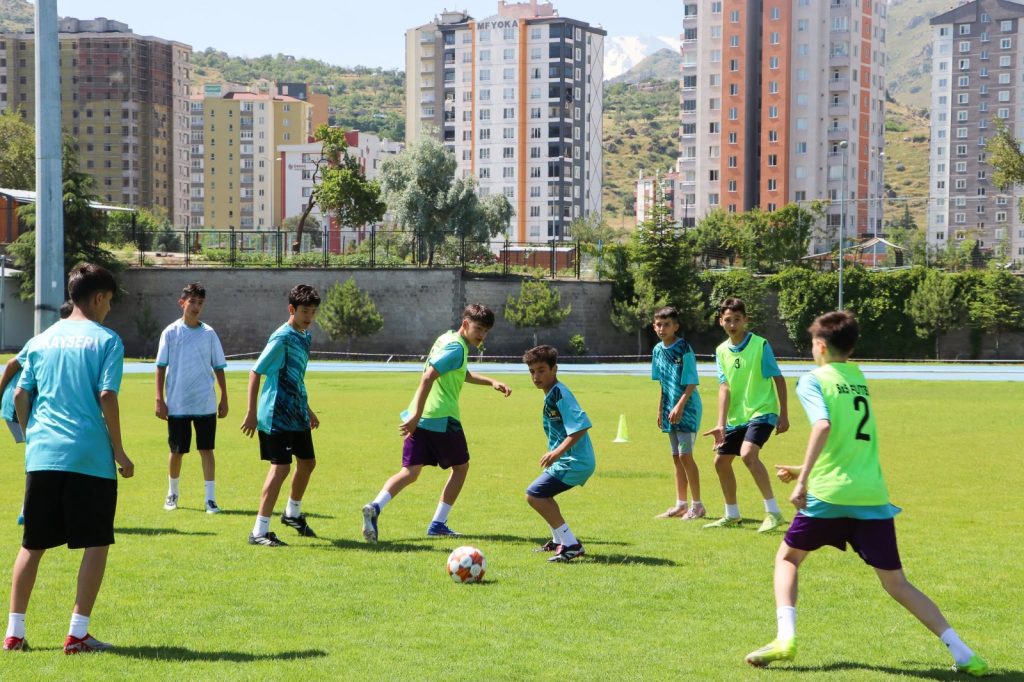 Kayseri’de uyuşturucuyla mücadele gününe özel spor etkinliği