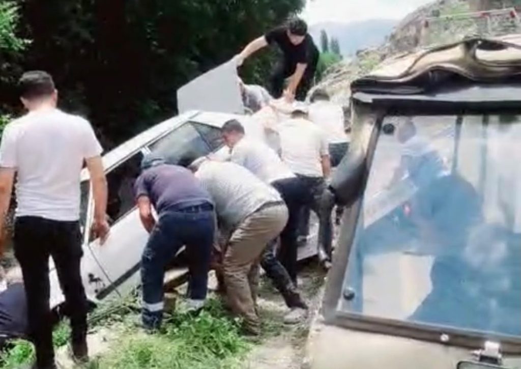 Yahyalı’da otomobil su kanalına düştü: 1 yaralı