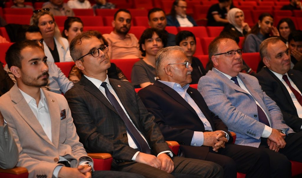 Başkan Büyükkılıç, bağımlılık zirvesi’ne katıldı