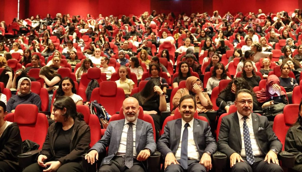 Başkan Çolakbayrakdar, “7 bin gencimizi Necip Fazıl’ın fikir dünyasıyla buluşturduk.”