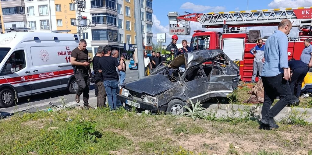 Kayseri’de İki Otomobil Çarpıştı: 3 Ölü, 5 Yaralı