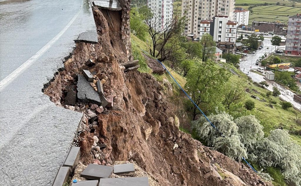 Kayseri’de Şiddetli Yağış Heyelana Neden Oldu