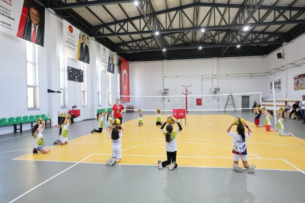 Kayseri Büyükşehir’in Yaz Spor Okulları Kapılarını Açtı