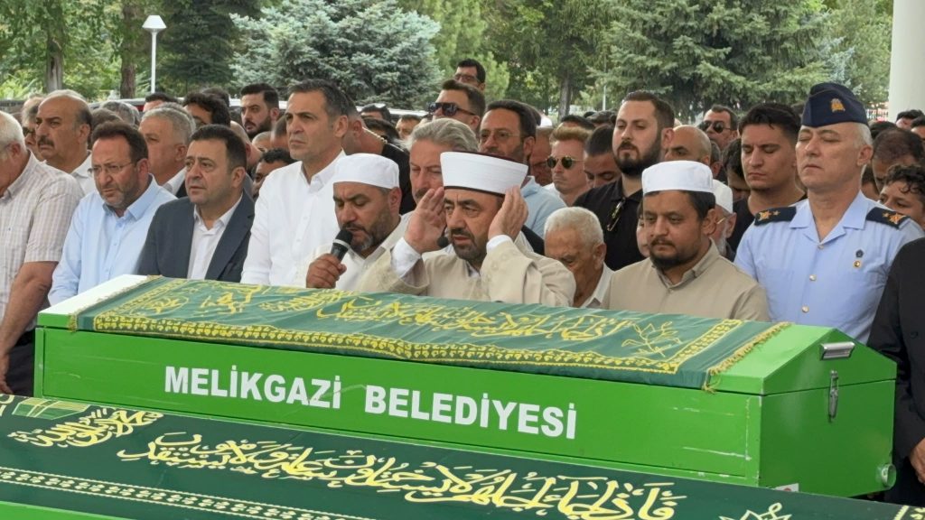 Bisiklet kazasında yaşamını yitiren Tümgüç, son yolculuğuna uğurlandı