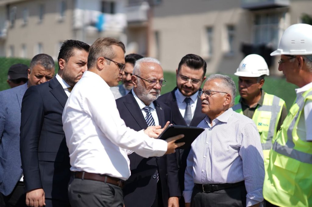 Başkan Büyükkılıç ve AK Parti’li Elitaş, Kartal Katlı Kavşağı Projesini inceledi