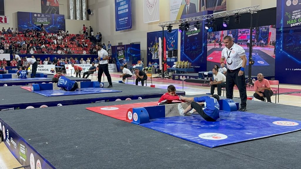 Kayseri’de Mas Güreşi Türkiye Şampiyonası’nda 646 sporcu mücadele ediyor