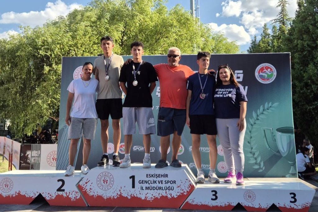 Kayserili sporcu atletizmde Türkiye üçüncüsü oldu