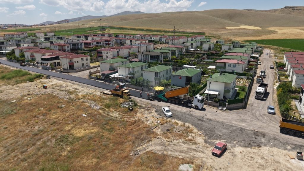 Büyükşehir’den İncesu kırsalına 10,5 milyon TL’lik ulaşım yatırımı