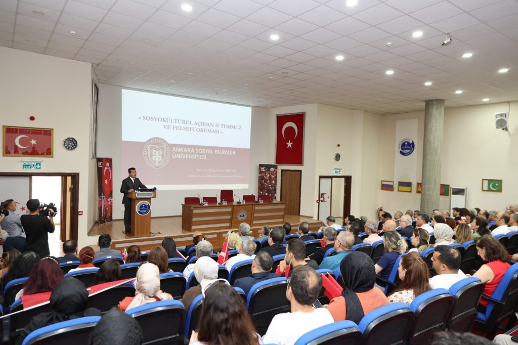 ERÜ’de “Sosyokültürel Açıdan 15 Temmuz ve Felsefi Okuması” konulu konferans