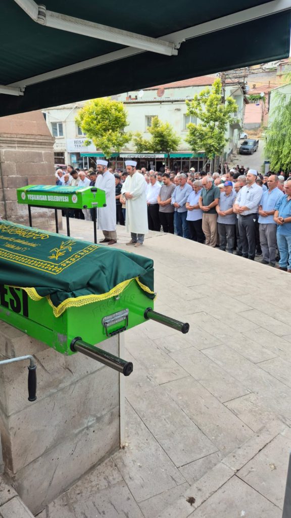 Samsun’da tekne alaborasında hayatını kaybeden 3 kişi Kayseri’de toprağa verildi