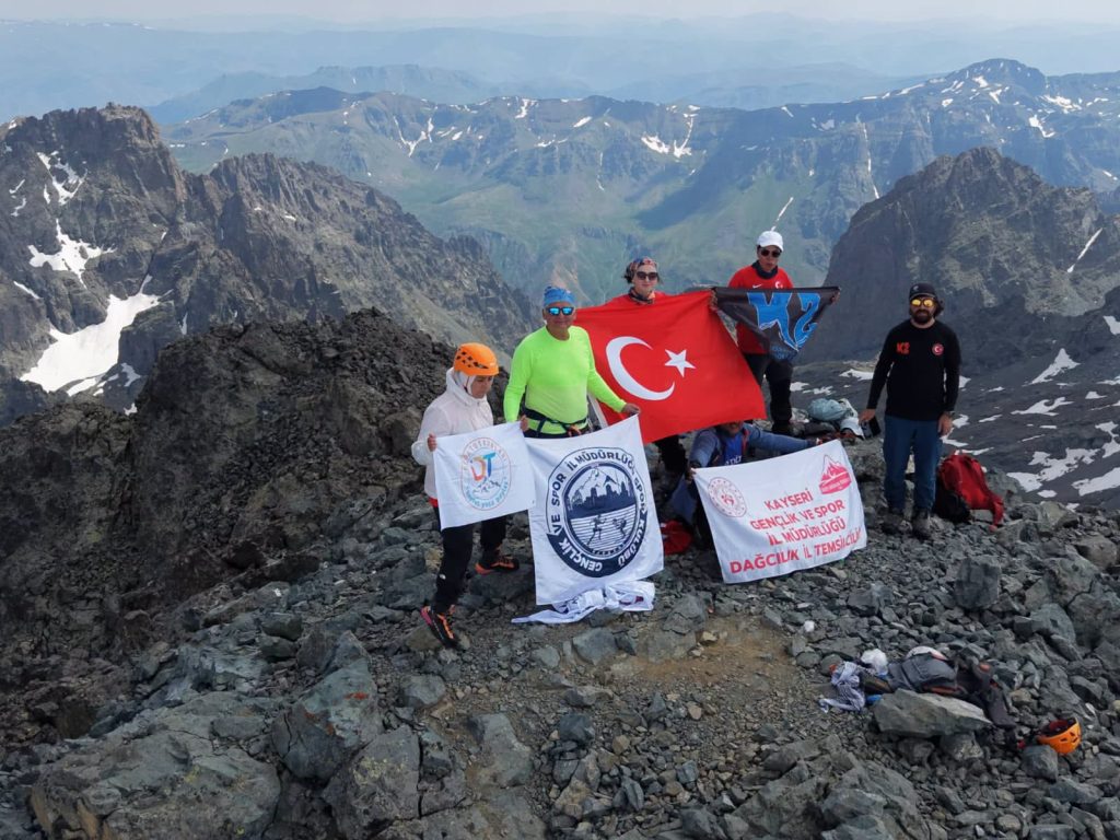 Kaçkar ve Verçenik zirvelerine 2026’nın ilk imzası Kayseri’den