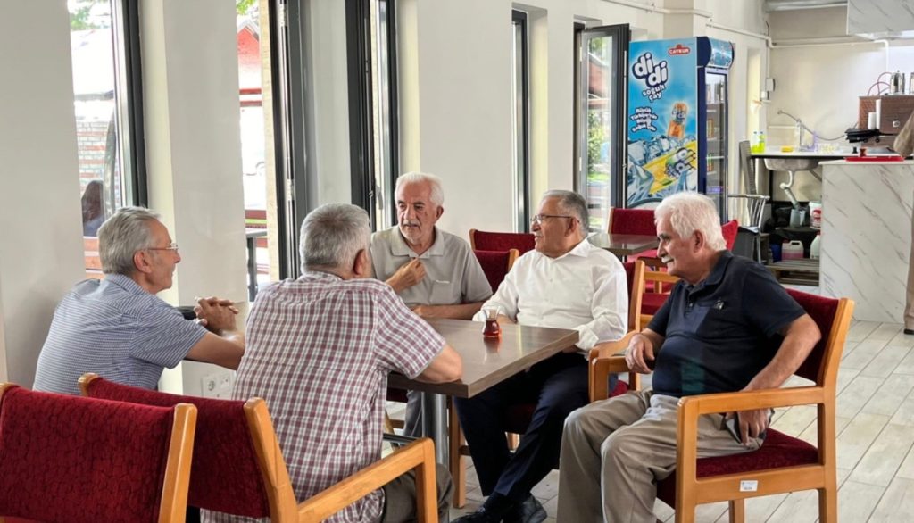 Büyükşehir’in Emekliler Kafeteryaları yazın da yoğun ilgi görüyor