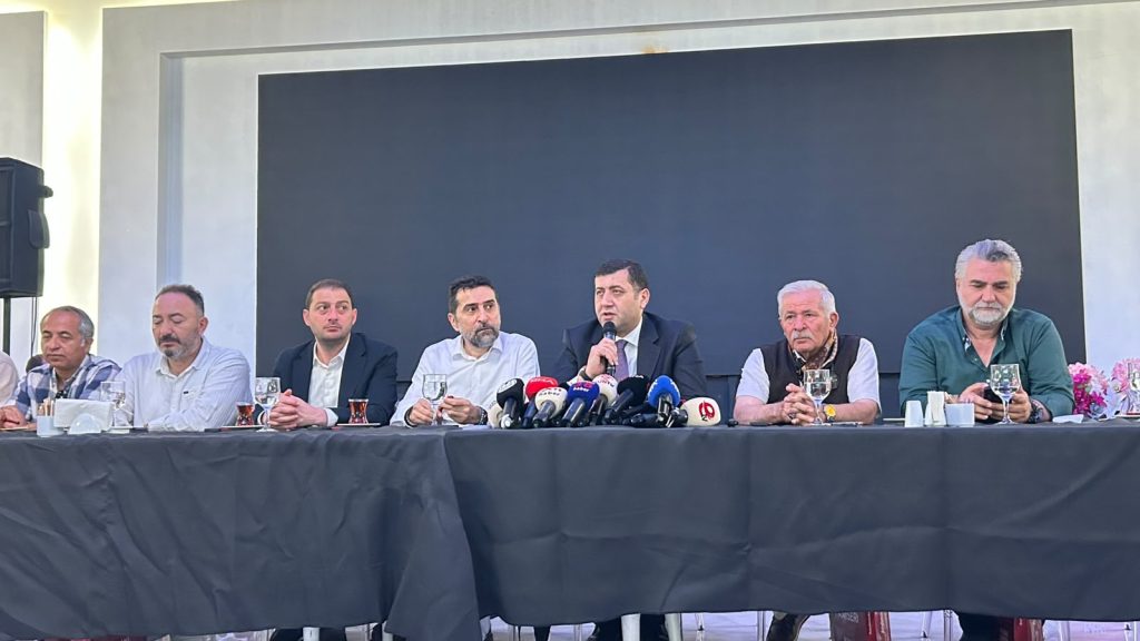 MHP’li Baki Ersoy: Türk siyaseti daha önce bir siyasi partinin başına gelmemiş olayla karşı karşıya