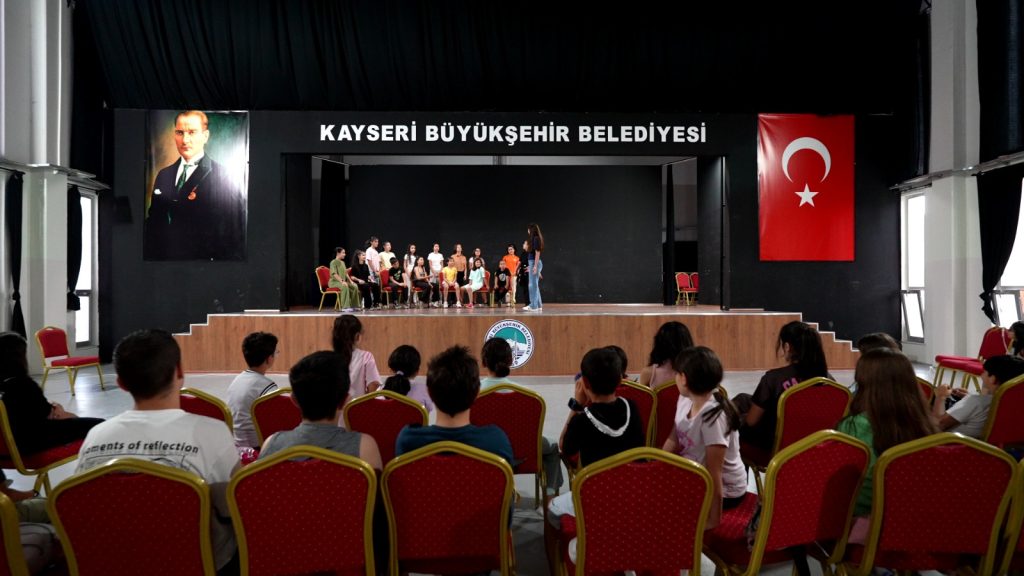Kayseri Büyükşehir Konservatuvarı’nda Yaz Coşkusu: 1.865 Kursiyer Sanatla Buluştu