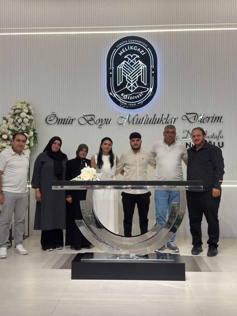 Doğan ailesinin mutlu günü