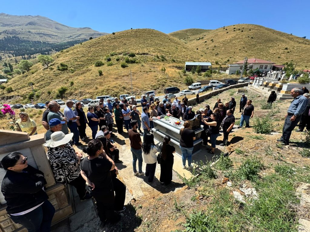 Kayseri’de alevi toplumu geleneksel anma töreninde buluştu