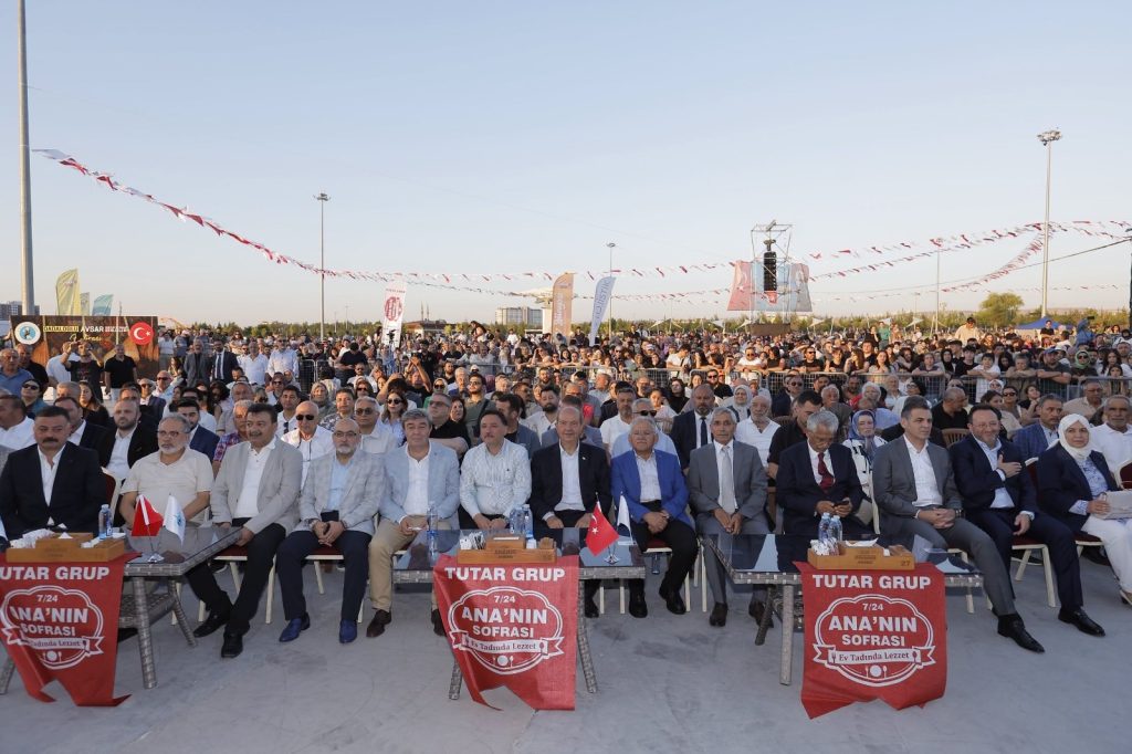 Dadaloğlu Şenlikleri’nde konuşan Başkan Büyükkılıç: Sizler bizim olmazsa olmazımızsınız