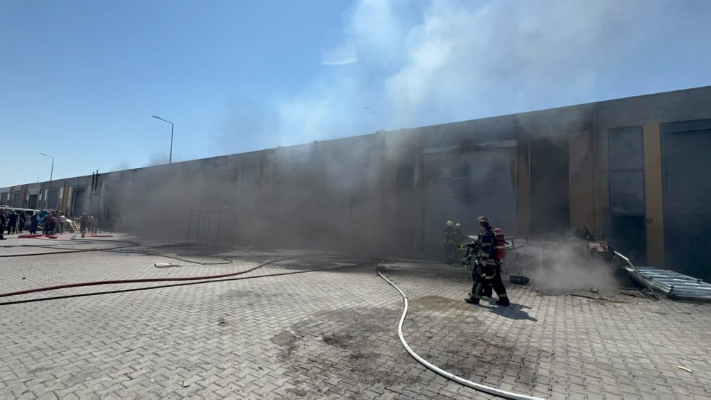 Kayseri’de sünger üretim atölyesinde yangın