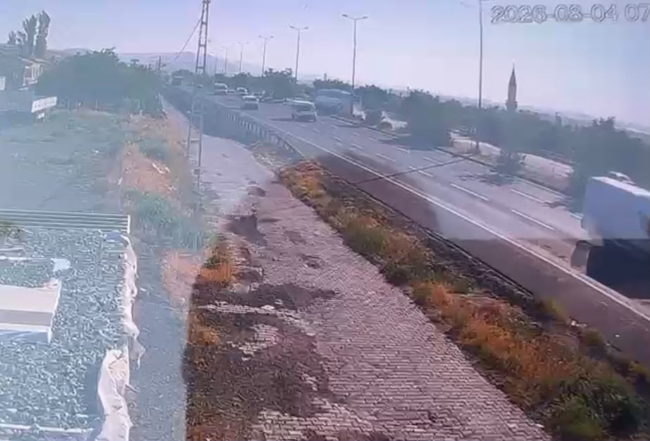 Otobüs kazasının güvenlik kamerası görüntüleri ortaya çıktı