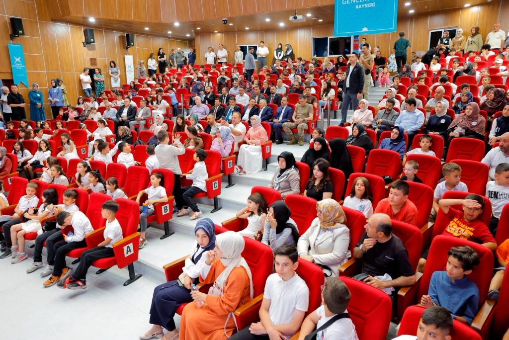 TÜGVA Kayseri Yaz Okulu coşkulu bir törenle tamamlandı