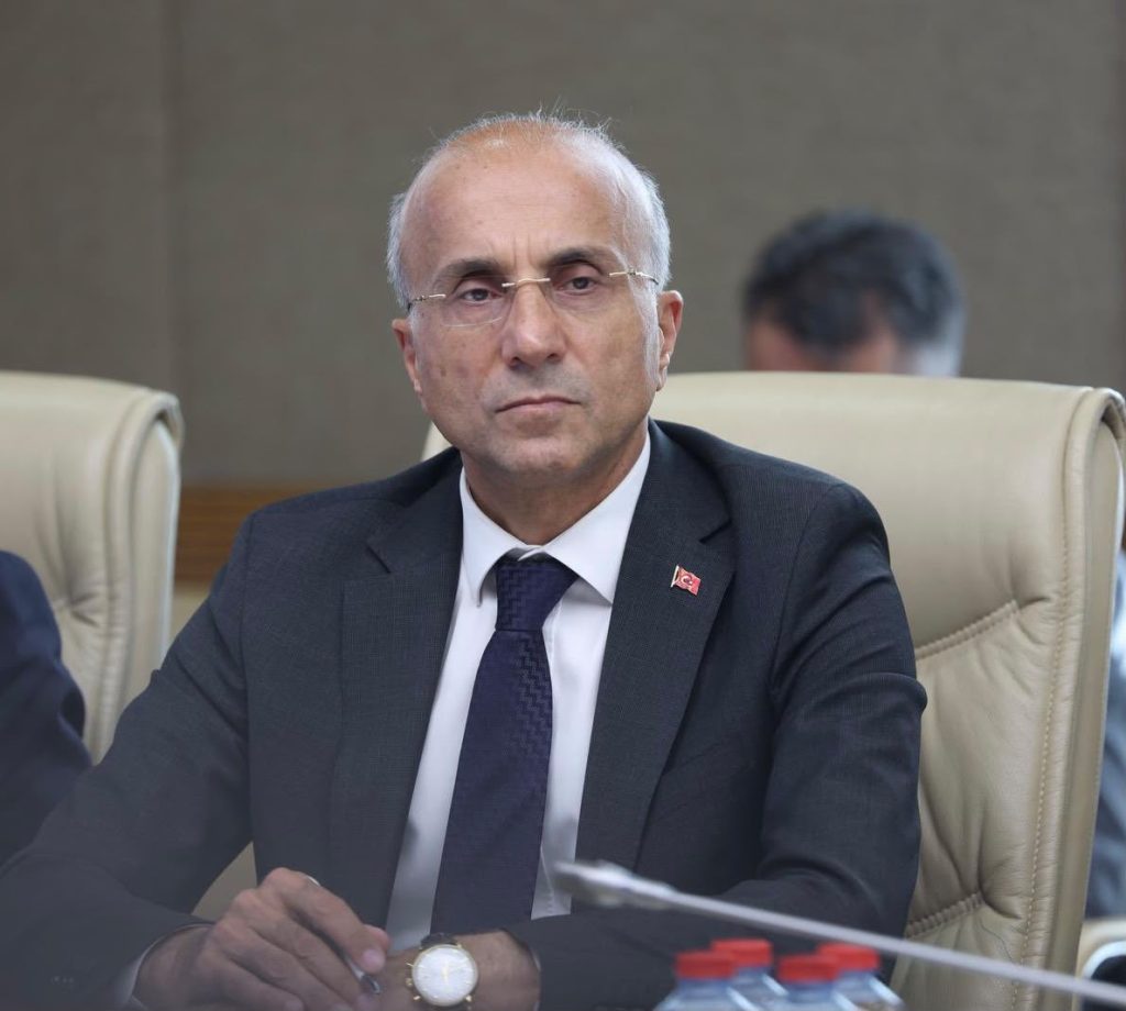 YENİ Partili Genç’ten Bakan Uraloğlu’na hızlı tren ve otoban çağrısı
