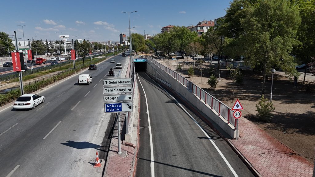 300 milyon TL yatırım yapılan DSİ-Yeni Sanayi Katlı Kavşağı hizmete açıldı