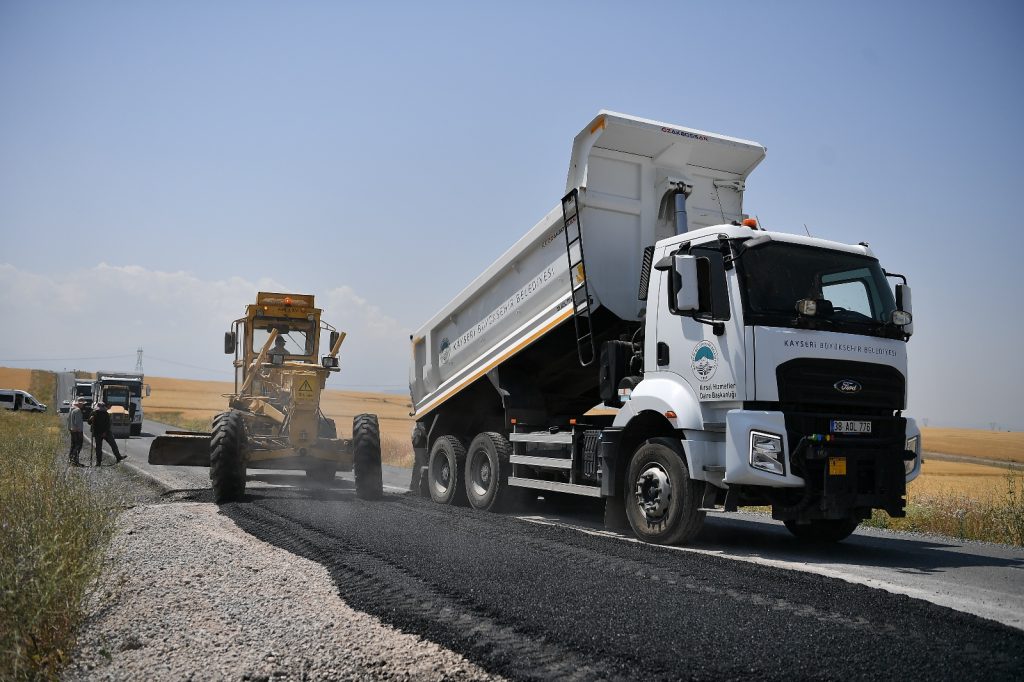Kayseri’nin kırsal yollarına 70 milyon TL’lik asfalt yatırımı