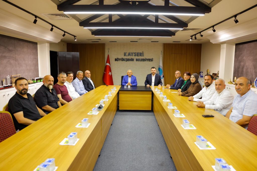 Başkan Büyükkılıç, kentin farklı kesimlerinden konuklarını ağırladı