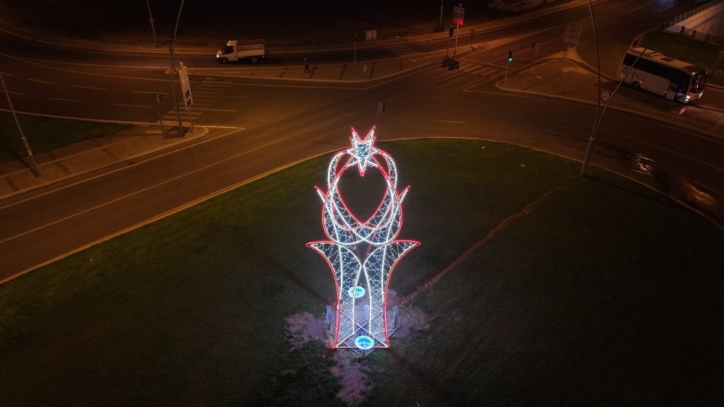 30 Ağustos Bulvarı’na ay yıldızlı dokunuş