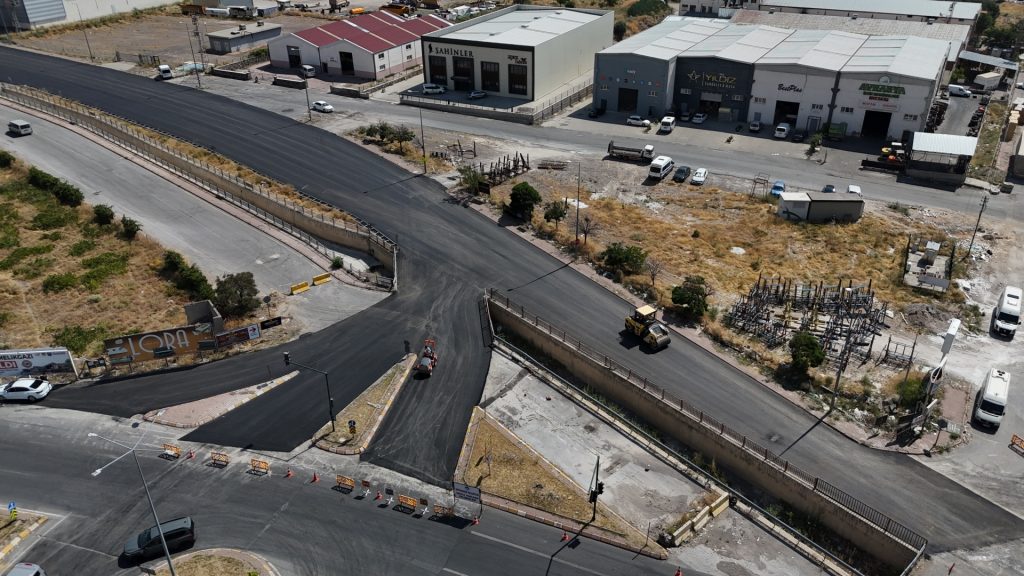 Büyükşehir’den Sazyolu Caddesi’nde 35 Milyon TL’lik Asfalt Çalışması