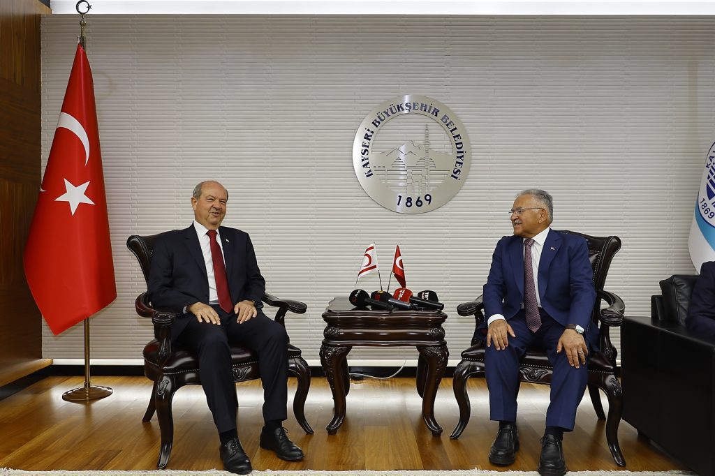 KKTC 5. Cumhurbaşkanı Ersin Tatar’dan Başkan Büyükkılıç’a ‘hizmet’ övgüsü