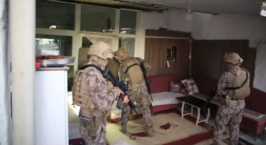 Kayseri’de İHA destekli uyuşturucu operasyonunda 4 tutuklama