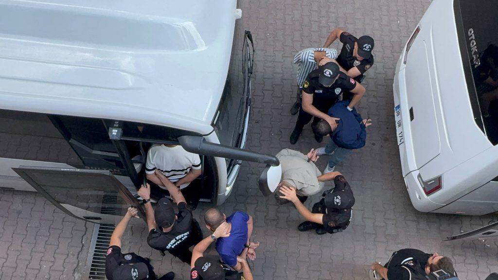 Kayseri’de yeni nesil suç örgütü operasyonunda 16 şüpheli tutuklandı