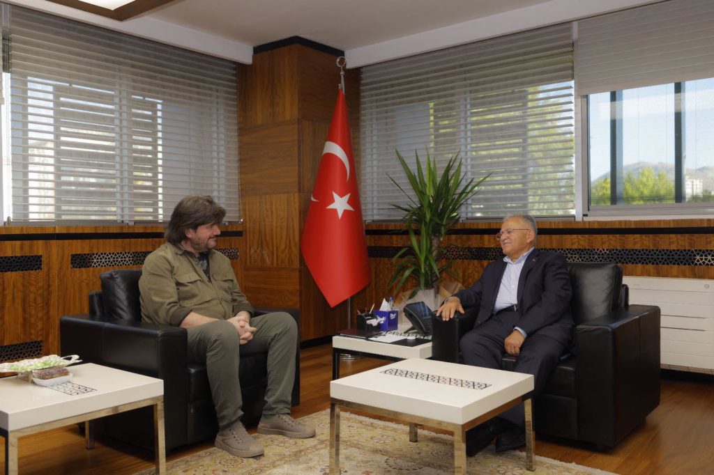 Başkan Büyükkılıç, Ahmet Şafak’ı Ağırladı